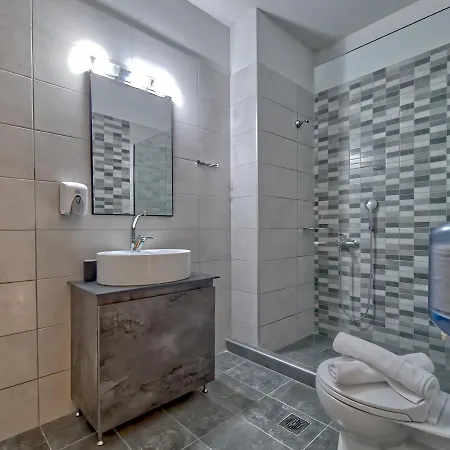 Epipleon Luxury Suites -108- Διαμέρισμα 85Τμ Δίπλα Στη Θάλασσα Нафпактос Экстерьер фото