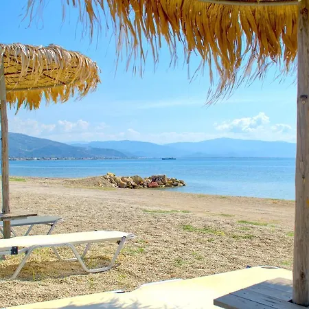 Epipleon Luxury Suites -108- Διαμέρισμα 85Τμ Δίπλα Στη Θάλασσα Нафпактос Экстерьер фото